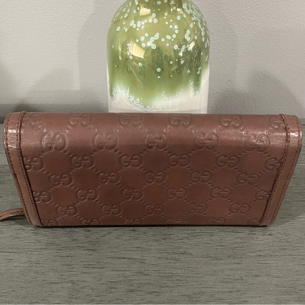 Gucci Brown Embossed Leather Clutch with Gold Chain - Picture 6 of 13